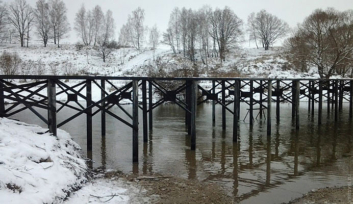 Свайные мосты: надежное решение для преодоления водных преград в Еманжелинске от 57206 руб